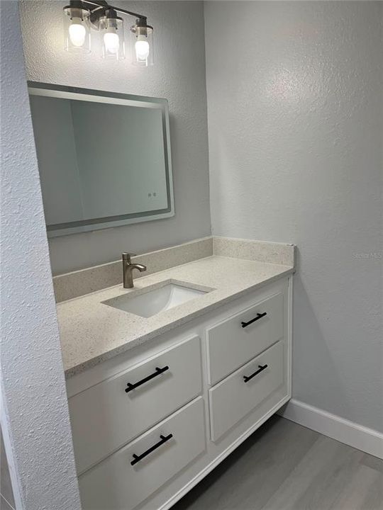 For Sale: $169,900 (2 beds, 2 baths, 1101 Square Feet)