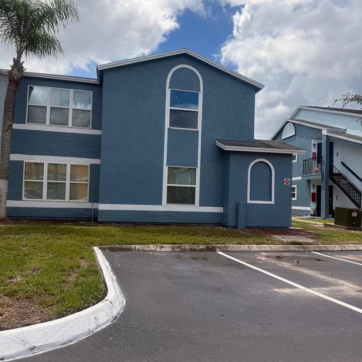 For Sale: $169,900 (2 beds, 2 baths, 1101 Square Feet)