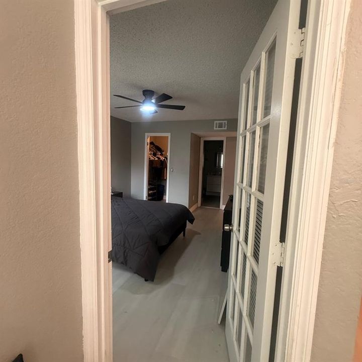 For Sale: $169,900 (2 beds, 2 baths, 1101 Square Feet)