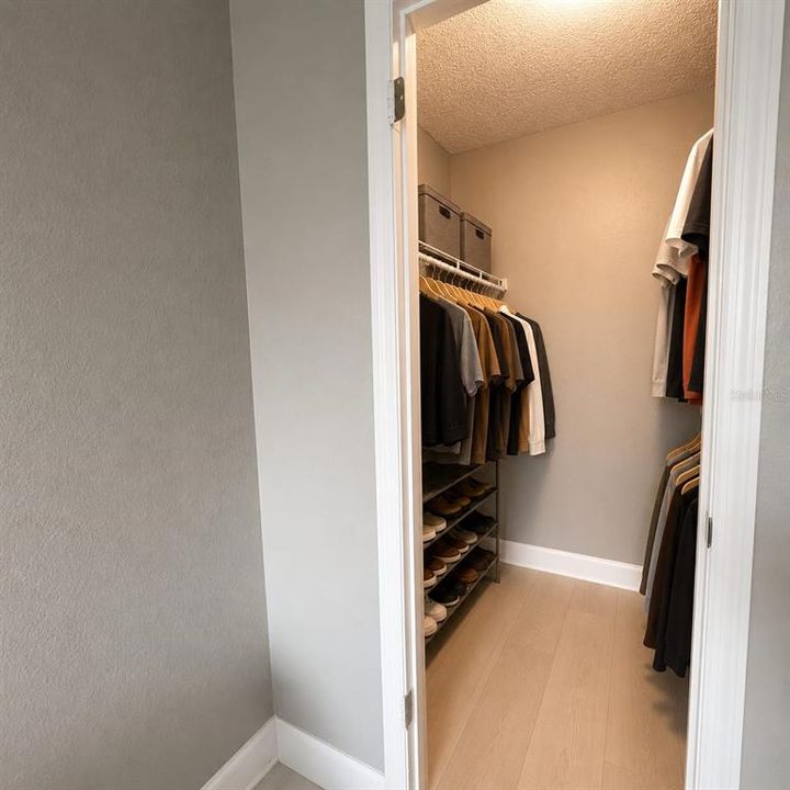For Sale: $169,900 (2 beds, 2 baths, 1101 Square Feet)