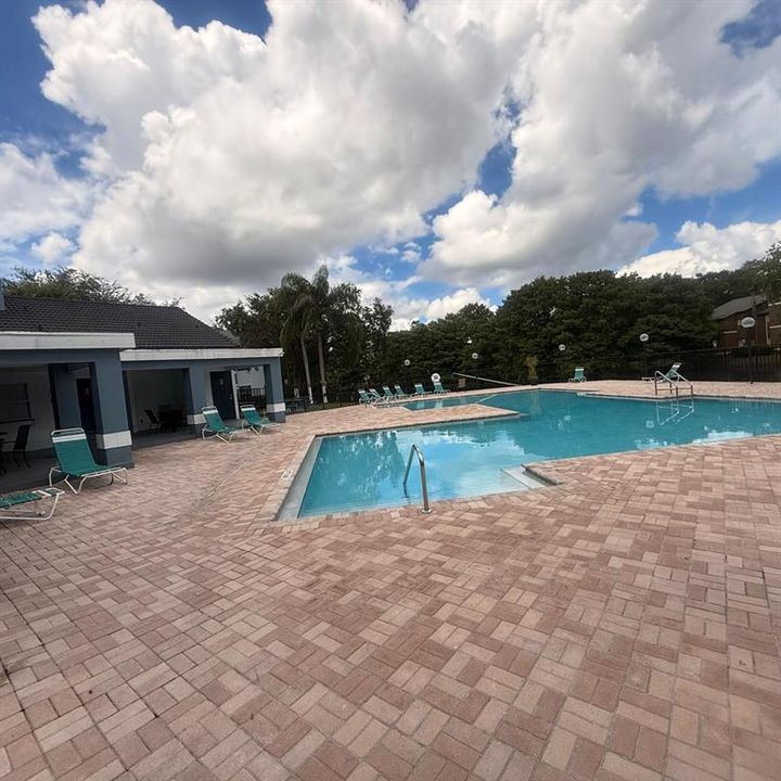For Sale: $169,900 (2 beds, 2 baths, 1101 Square Feet)
