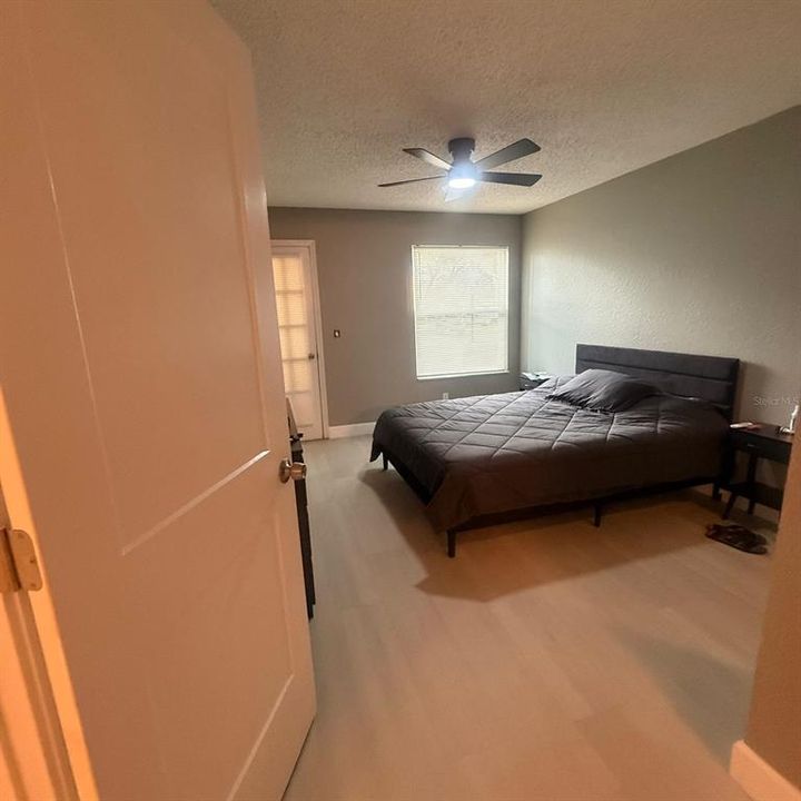 For Sale: $169,900 (2 beds, 2 baths, 1101 Square Feet)