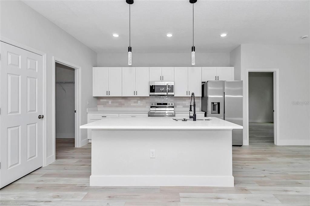 For Rent: $1,900 (4 beds, 2 baths, 1765 Square Feet)