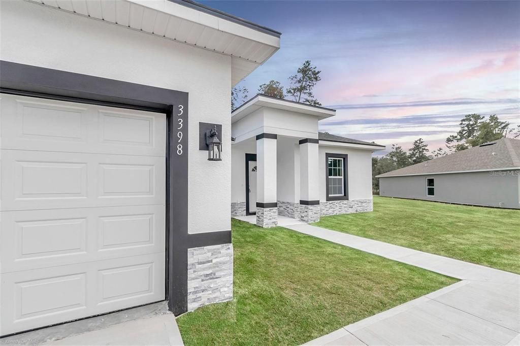 For Rent: $1,900 (4 beds, 2 baths, 1765 Square Feet)