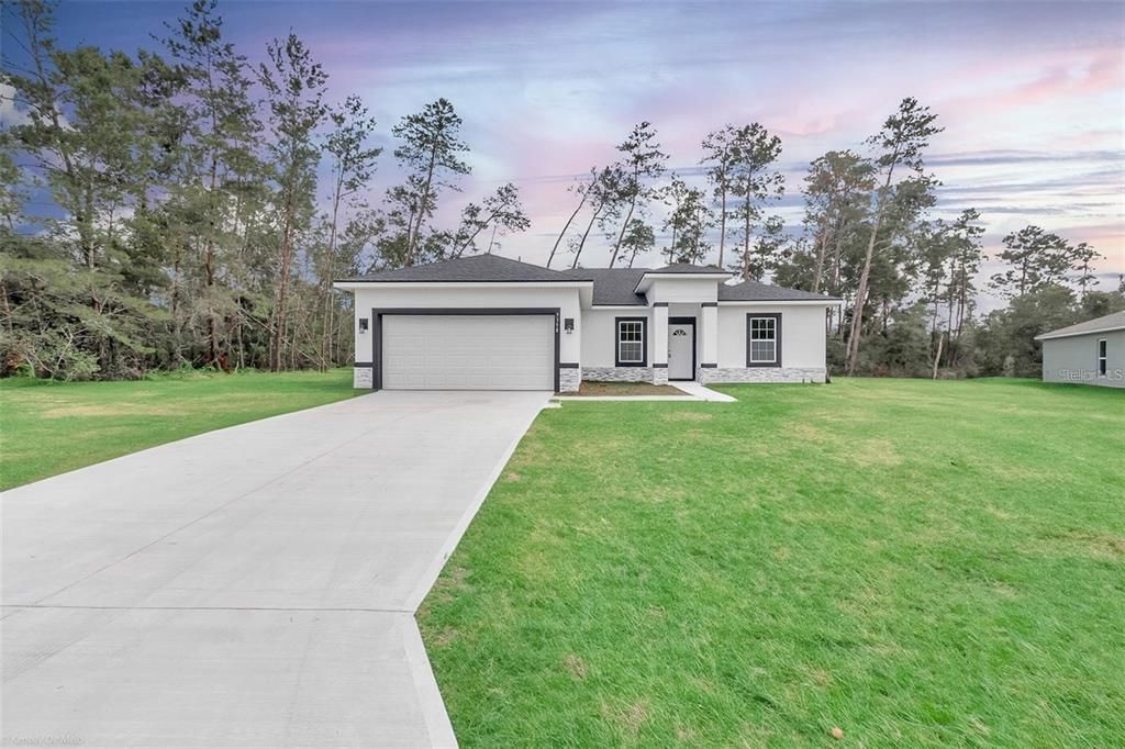 For Rent: $1,900 (4 beds, 2 baths, 1765 Square Feet)
