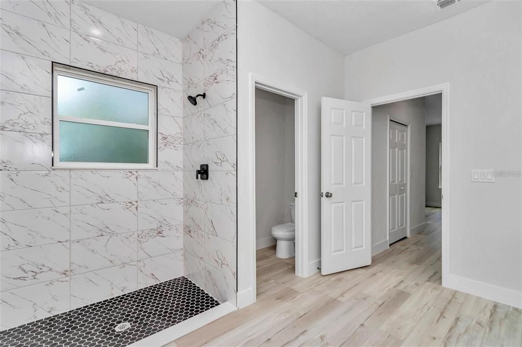 For Rent: $1,900 (4 beds, 2 baths, 1765 Square Feet)