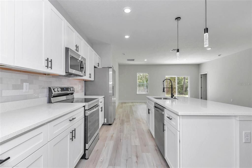 For Rent: $1,900 (4 beds, 2 baths, 1765 Square Feet)