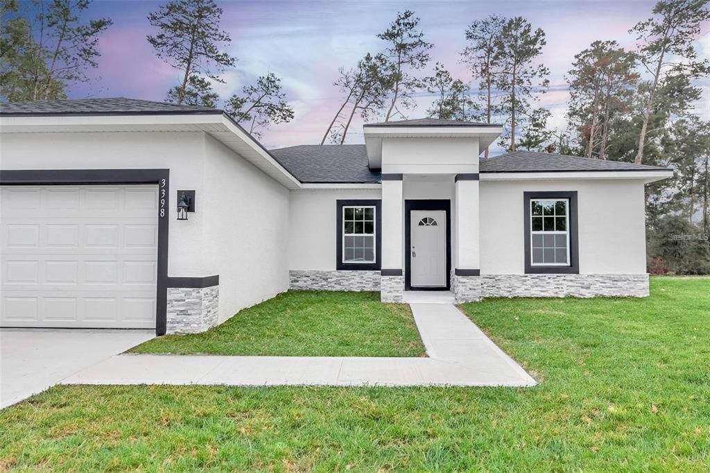 For Rent: $1,900 (4 beds, 2 baths, 1765 Square Feet)