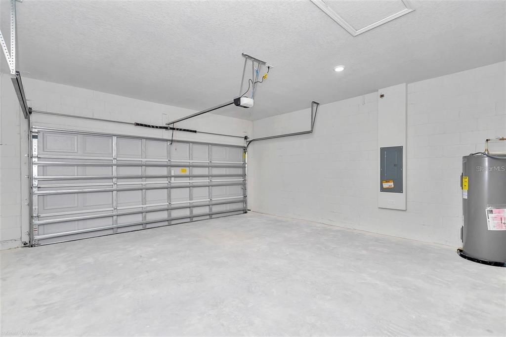 For Rent: $1,900 (4 beds, 2 baths, 1765 Square Feet)