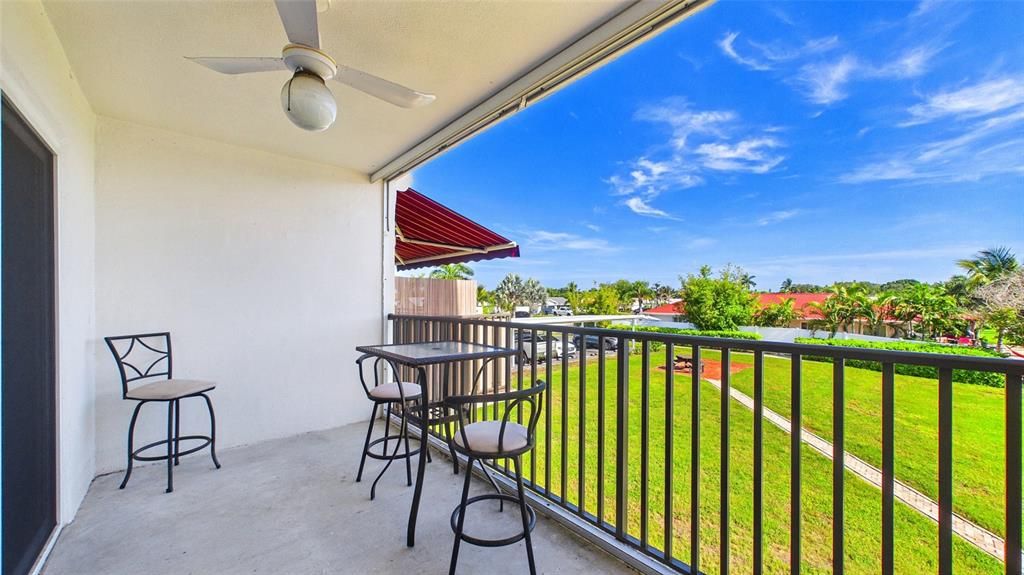 For Rent: $1,750 (0 beds, 1 baths, 545 Square Feet)