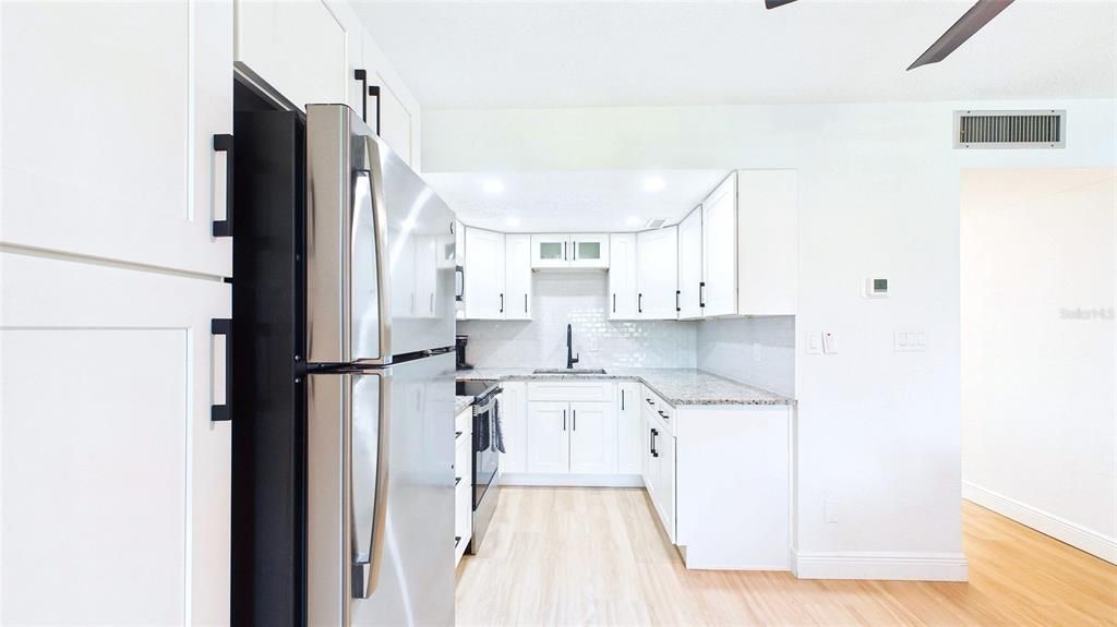 For Rent: $1,750 (0 beds, 1 baths, 545 Square Feet)