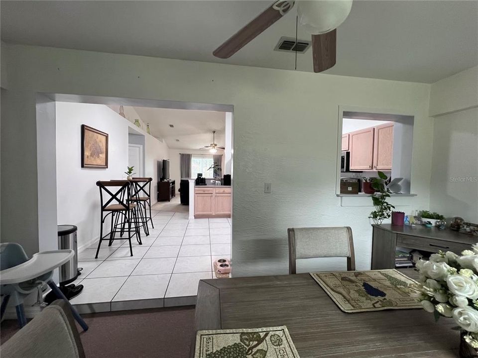 En Venta: $310,000 (3 camas, 2 baños, 1206 Pies cuadrados)