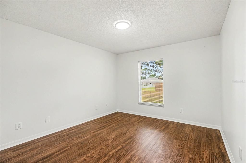For Sale: $254,900 (3 beds, 2 baths, 1391 Square Feet)