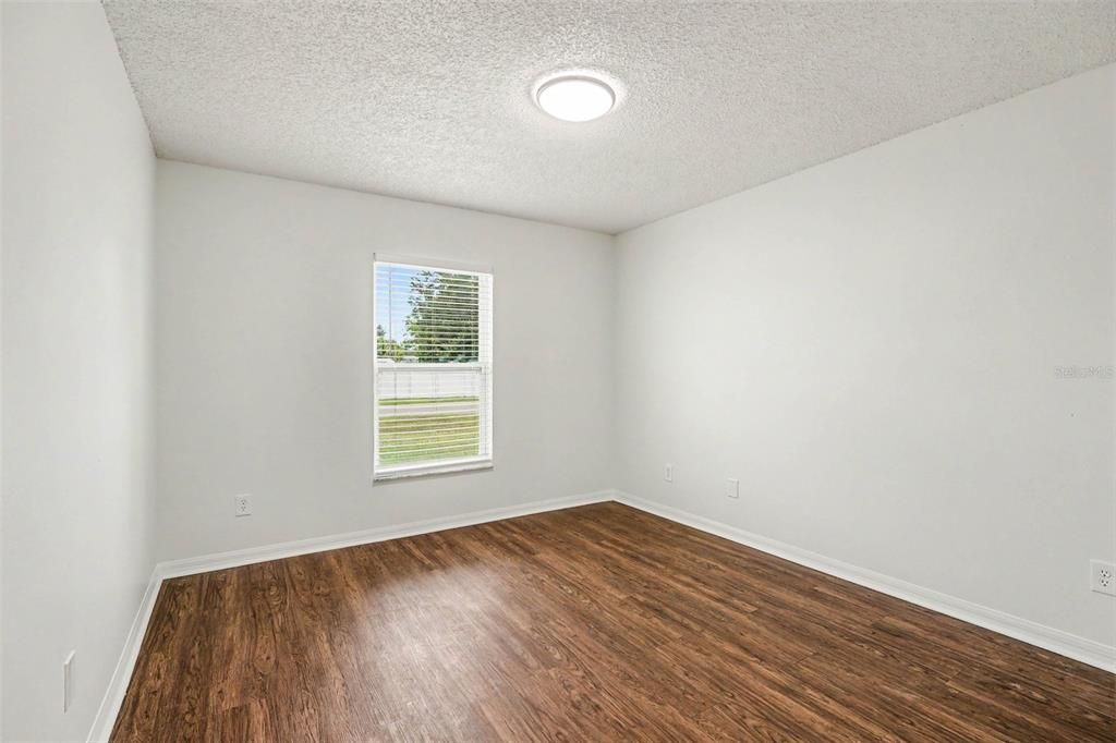 For Sale: $254,900 (3 beds, 2 baths, 1391 Square Feet)