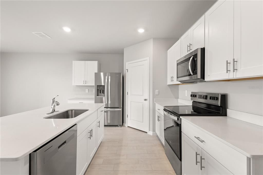For Sale: $339,000 (4 beds, 2 baths, 1822 Square Feet)