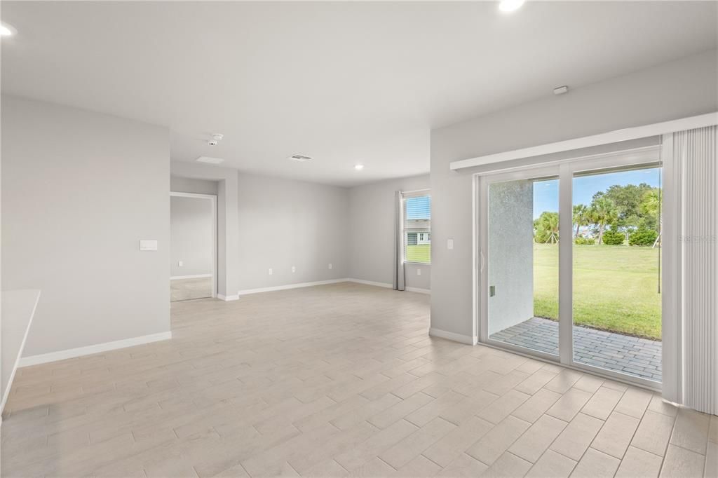 For Sale: $339,000 (4 beds, 2 baths, 1822 Square Feet)
