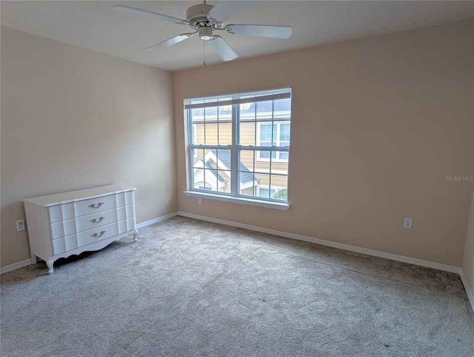В аренду: $1,850 (2 спален, 2 ванн, 1141 Квадратных фут)