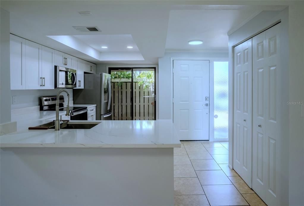For Rent: $1,850 (2 beds, 2 baths, 1125 Square Feet)