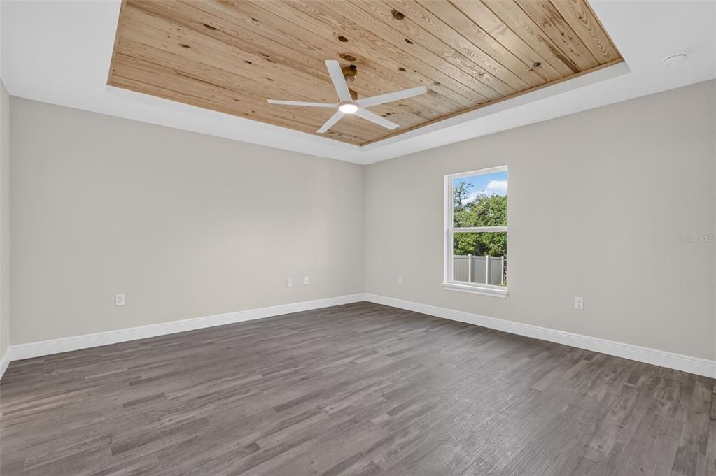 For Sale: $299,900 (3 beds, 2 baths, 1454 Square Feet)