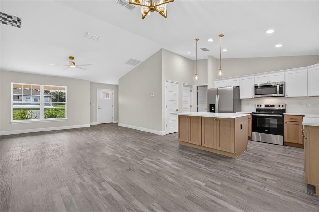 For Sale: $299,900 (3 beds, 2 baths, 1454 Square Feet)