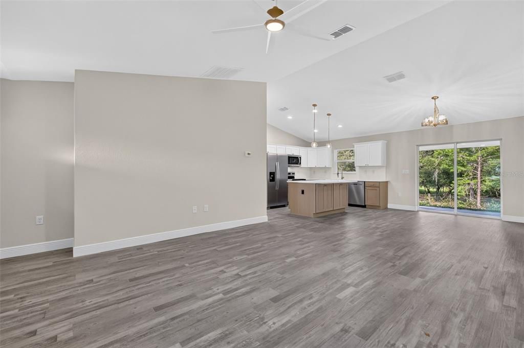 For Sale: $299,900 (3 beds, 2 baths, 1454 Square Feet)