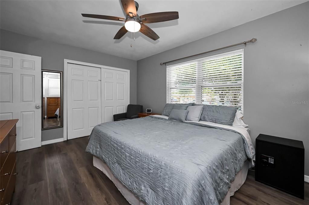 Active With Contract: $369,500 (2 beds, 2 baths, 1245 Square Feet)