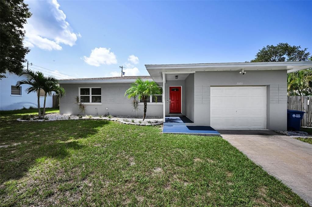 Active With Contract: $369,500 (2 beds, 2 baths, 1245 Square Feet)