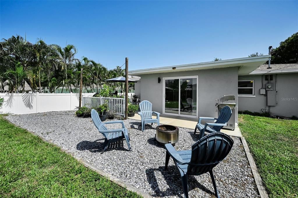 Active With Contract: $369,500 (2 beds, 2 baths, 1245 Square Feet)