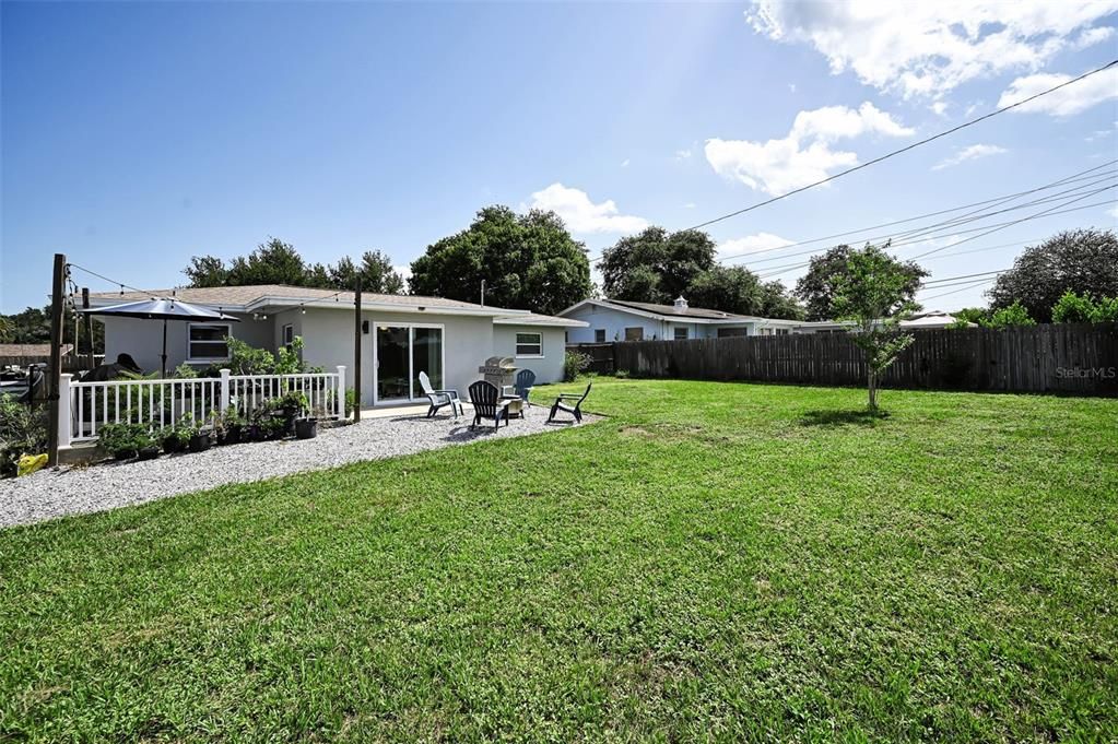 Active With Contract: $369,500 (2 beds, 2 baths, 1245 Square Feet)