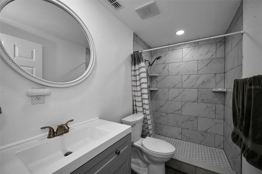 Active With Contract: $369,500 (2 beds, 2 baths, 1245 Square Feet)