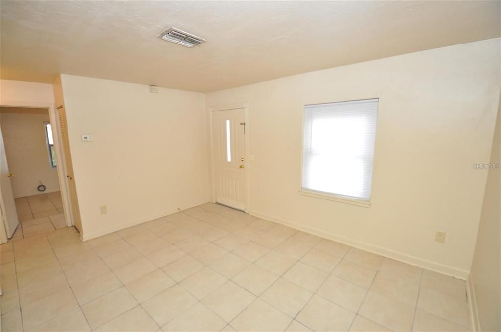 For Rent: $1,550 (3 beds, 1 baths, 1224 Square Feet)