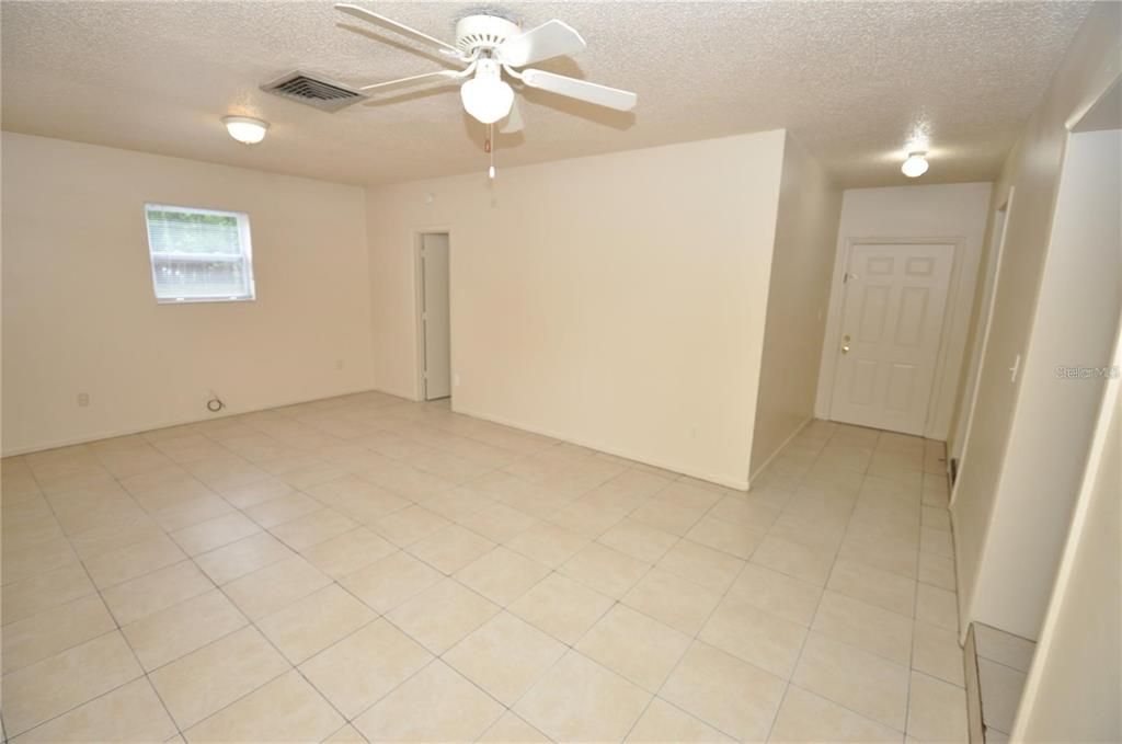 For Rent: $1,550 (3 beds, 1 baths, 1224 Square Feet)