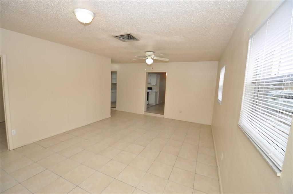 For Rent: $1,550 (3 beds, 1 baths, 1224 Square Feet)