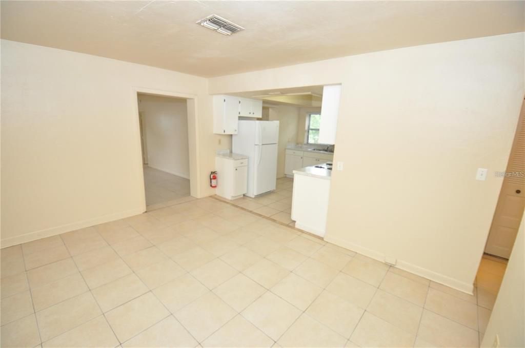 For Rent: $1,550 (3 beds, 1 baths, 1224 Square Feet)