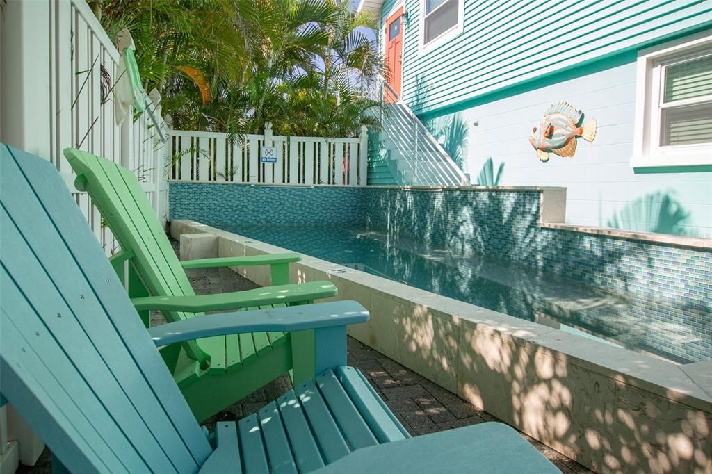 For Sale: $429,000 (1 beds, 1 baths, 520 Square Feet)