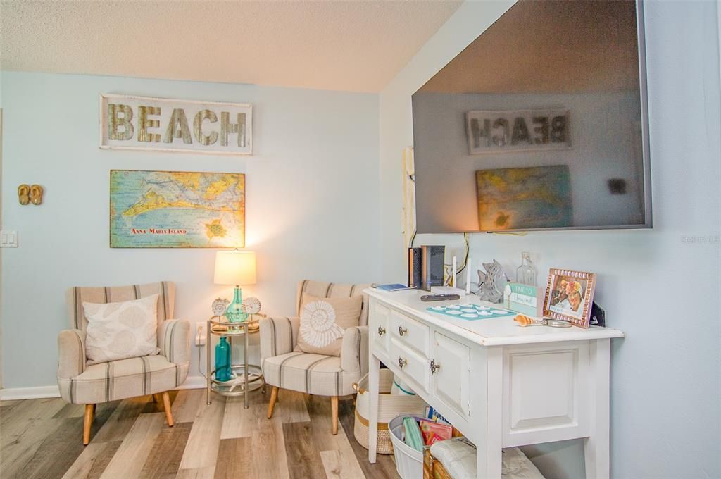 For Sale: $429,000 (1 beds, 1 baths, 520 Square Feet)