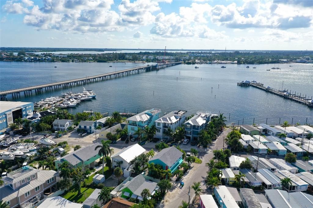 For Sale: $429,000 (1 beds, 1 baths, 520 Square Feet)