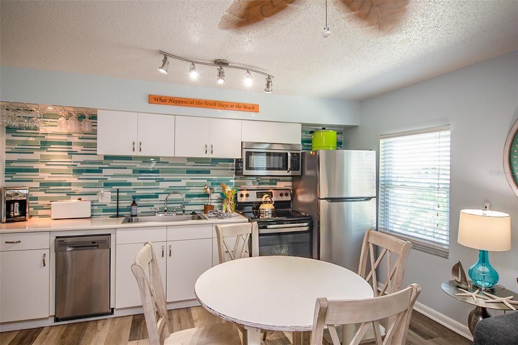 For Sale: $429,000 (1 beds, 1 baths, 520 Square Feet)