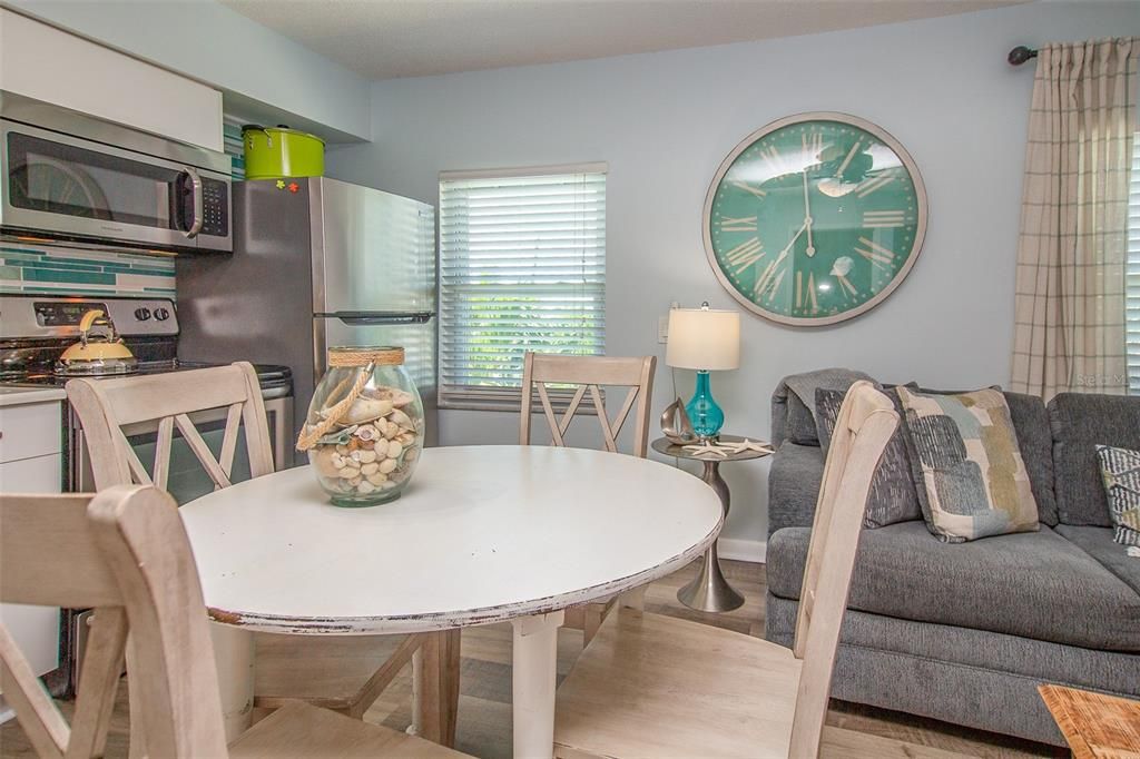 For Sale: $429,000 (1 beds, 1 baths, 520 Square Feet)