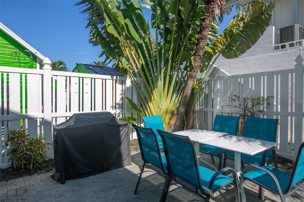 For Sale: $429,000 (1 beds, 1 baths, 520 Square Feet)
