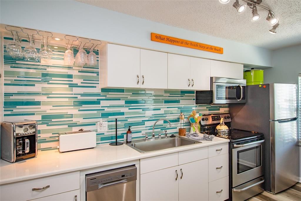 For Sale: $429,000 (1 beds, 1 baths, 520 Square Feet)