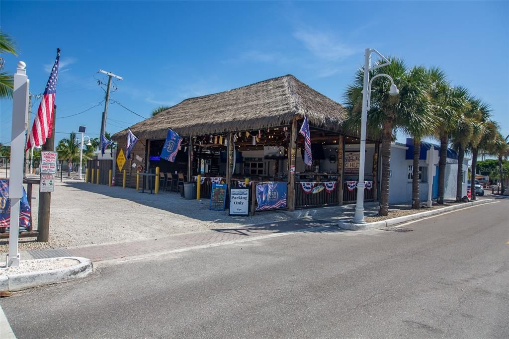 For Sale: $429,000 (1 beds, 1 baths, 520 Square Feet)