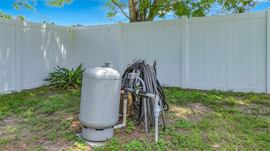 For Sale: $299,500 (3 beds, 2 baths, 1612 Square Feet)