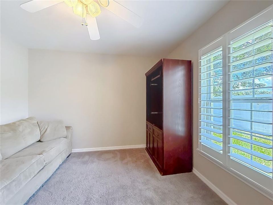For Sale: $299,500 (3 beds, 2 baths, 1612 Square Feet)