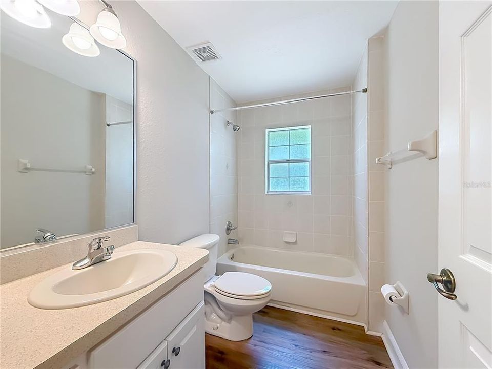 For Sale: $299,500 (3 beds, 2 baths, 1612 Square Feet)