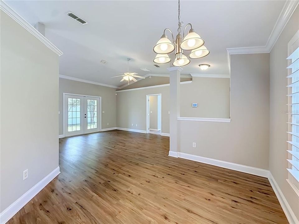 For Sale: $299,500 (3 beds, 2 baths, 1612 Square Feet)