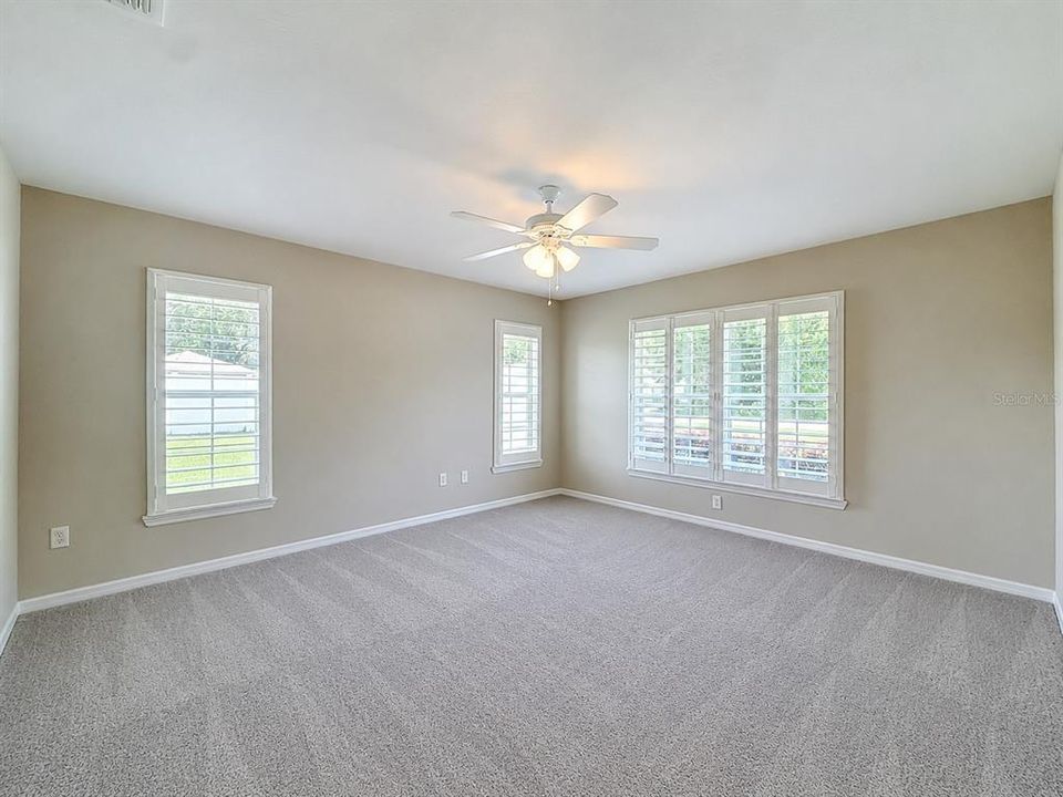 For Sale: $299,500 (3 beds, 2 baths, 1612 Square Feet)