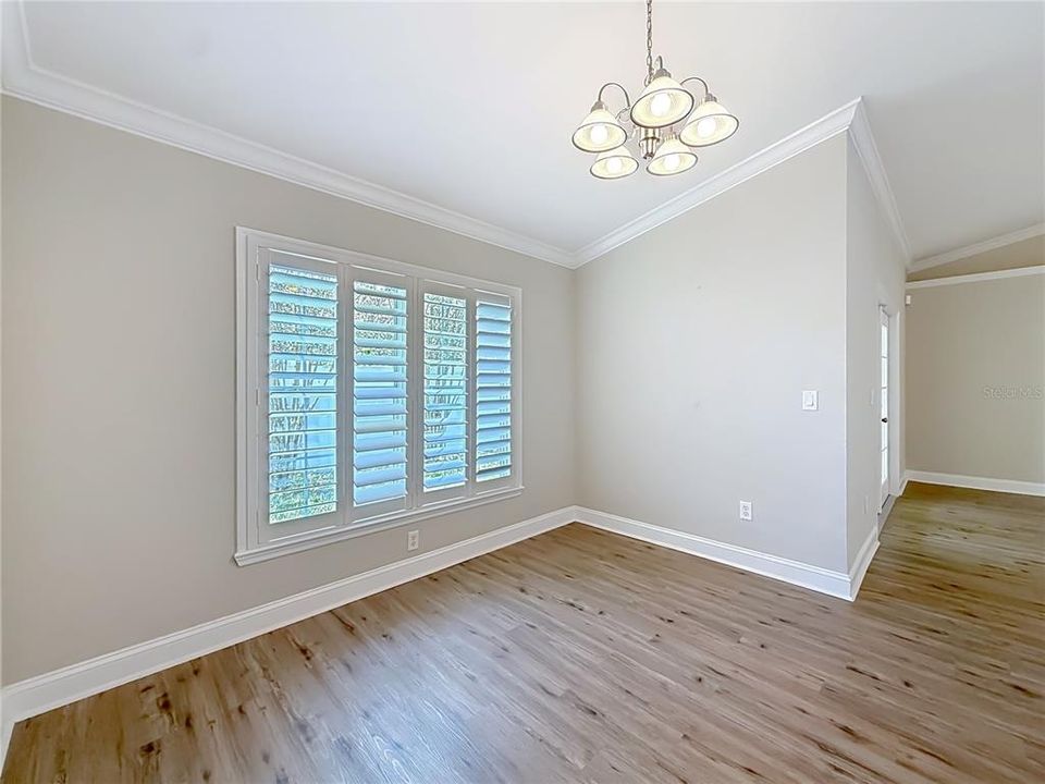 For Sale: $299,500 (3 beds, 2 baths, 1612 Square Feet)