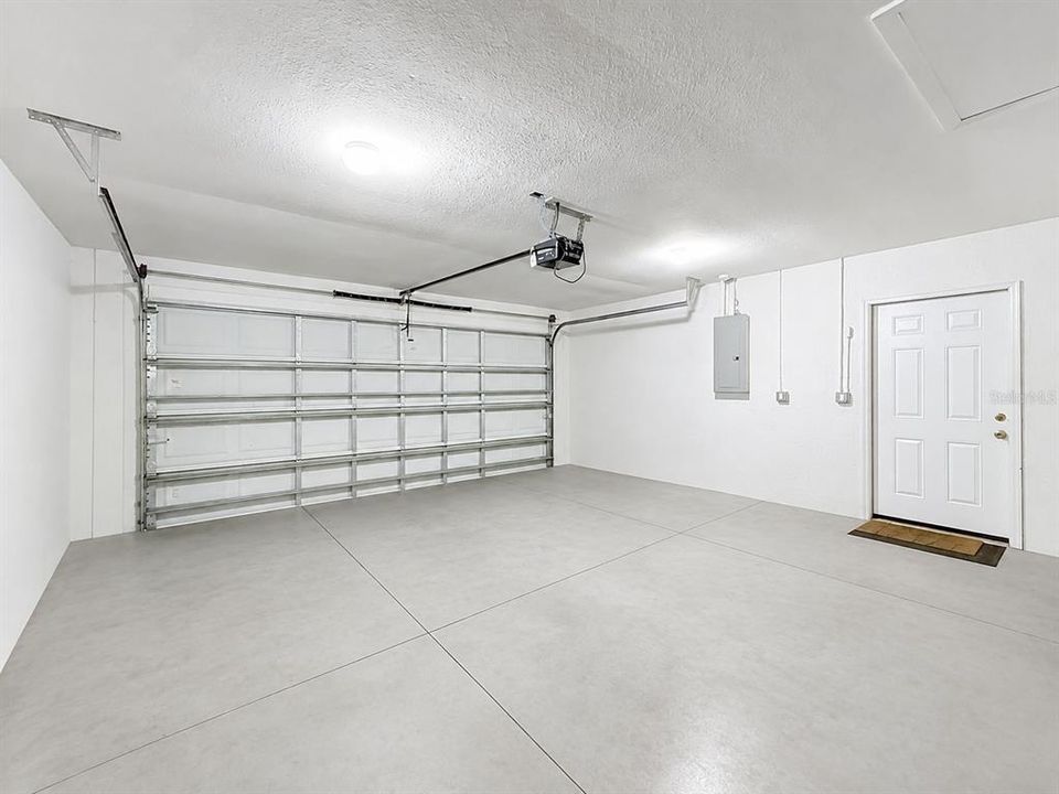 For Sale: $299,500 (3 beds, 2 baths, 1612 Square Feet)