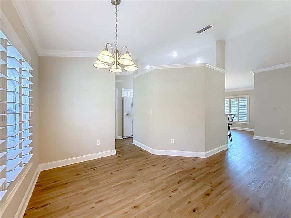 For Sale: $299,500 (3 beds, 2 baths, 1612 Square Feet)